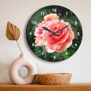 Grande Horloge Ronde Fleur rose rose audacieuse gros plan photo belle