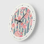 Grande Horloge Ronde Fleurs d'aquarelle rose sur Motif rayé (Angle)
