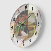 Grande Horloge Ronde Fleurs sauvages sur table de cuisine (Angle)