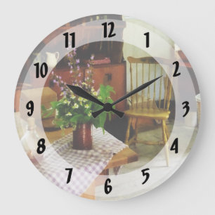 Grande Horloge Ronde Fleurs sauvages sur table de cuisine