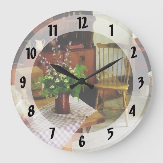 Grande Horloge Ronde Fleurs sauvages sur table de cuisine (Recto)