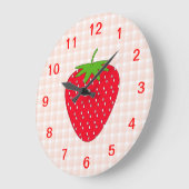 Grande Horloge Ronde Fraise rouge sur En vichy Check. (Angle)