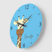 Grande Horloge Ronde Funny giraffe cartoon blue kids name wall clock (Angle)