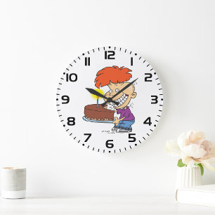 Grande Horloge Ronde Garçon de dessin animé drôle avec gâteau d'anniver
