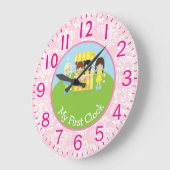 Grande Horloge Ronde Girls Serving Refreshments (Angle)