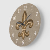 Grande Horloge Ronde Gold Fleur de Lis Faux Burlap (Angle)