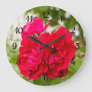 Grande Horloge Ronde Grandes roses rouges dans le jardin