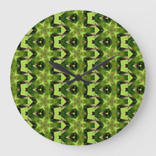 Grande Horloge Ronde green geomtric eye-catcher clocher
