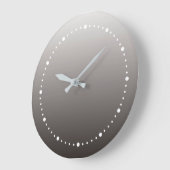 Grande Horloge Ronde Gris Chaud Clair à Tons Profonds (Angle)