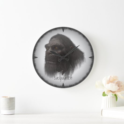 Grande Horloge Ronde gros pied, sasquatch, squatching, boogne clock (Maison)