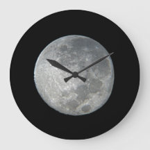 Gros plan sur la pleine lune dans le ciel nocturne
