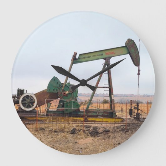 Grande Horloge Ronde Grosse valet verte dans un champ pétrolifère (Recto)