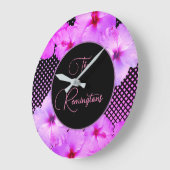 Grande Horloge Ronde Hibiscus rose chaud Nom de famille Keepsaké (Angle)