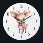 Grande Horloge Ronde Joli renne de Noël<br><div class="desc">Une horloge avec l'illustration d'un adorable cerf de bébé. Grands yeux grands oreilles avec une grande tête et des petits bois bruns. Portant un gros arc rouge.</div>