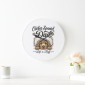 Grande Horloge Ronde La vie de papa Cocker Spaniel est rude T-shirt vin (Maison)