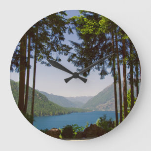 Grande Horloge Ronde Le lac Cushman à l'horloge estivale