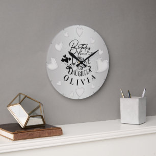 Grande Horloge Ronde Lettre d'anniversaire minimaliste pour fille