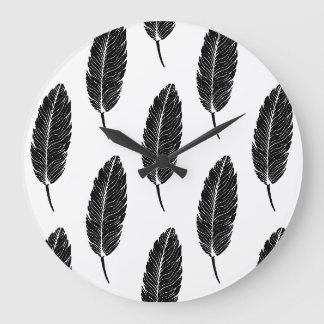 Grande Horloge Ronde Linocut en plumes rustiques noir et blanc