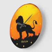 Grande Horloge Ronde Lion sauvage, points d'or & lever de soleil sur un (Angle)