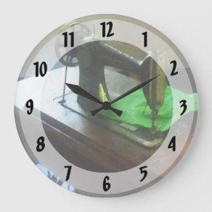 Grande Horloge Ronde Machine À Coudre Avec Tissu Vert