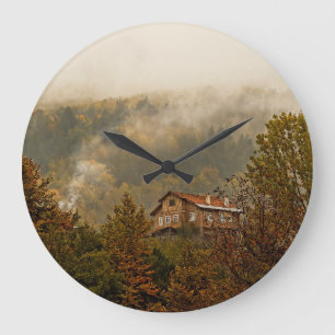 Grande Horloge Ronde Maison en bois de la forêt : Scène tranquille