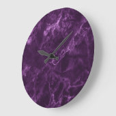 Grande Horloge Ronde Marbre violet foncé : texture luxueuse. (Angle)