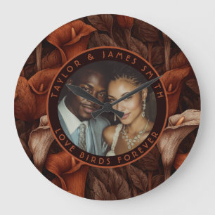 Grande Horloge Ronde Mariage de destination tendance avec des pétales d