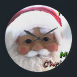 Grande Horloge Ronde Merry Christmas Santa Clause<br><div class="desc">"Merry Christmas Santa Clause" est une manipulation numérique d'un photographe Good ole Saint Nick Art Original digital art et sketches par Colleen Cornelius. Tous rights are preserved You may not copy or use the images, description or stories in part or whole without express written consent by the artist, Colleen Cornelius....</div>