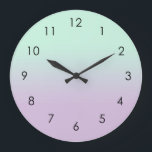 Grande Horloge Ronde Mint Esthétique Pastel Et Ombre Gradient Lilac<br><div class="desc">Design sombre et délicat dans une esthétique pastel couleur menthe magique et violet clair couleur lilas violet. Transition de couleur en dégradé doux. Décor intérieur en dégradé de menthe,  décor intérieur sombre et design à thème.</div>