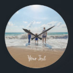 Grande Horloge Ronde Modèle photo et texte personnalisé<br><div class="desc">Créez votre propre design avec vos propres photos personnalisées et texte personnalisé. Utilisez vos propres photos et texte pour en faire votre propre. Modèle photo et texte idéal pour les cadeaux de la Fête des Mères, cadeaux de Fête des pères, produits d'affaires, marchandises d'entreprise, décoration d'entreprise et de bureau, décoration...</div>