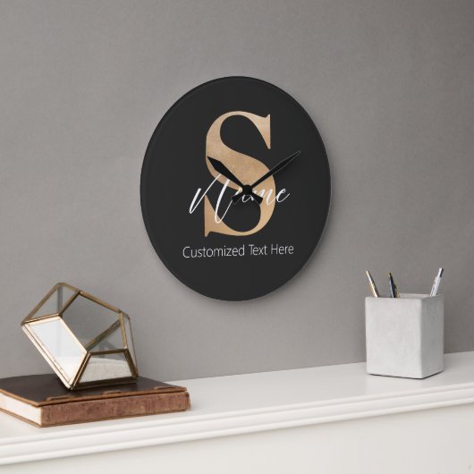 Grande Horloge Ronde Moderne Monogramme Initiale S & Nom Personnalisé (Bureau)