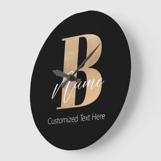 Grande Horloge Ronde Monogramme moderne Initiale B & Nom Personnalisé (Angle)
