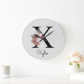 Grande Horloge Ronde Monogramme Rose Boho Floral Initial X (Maison)