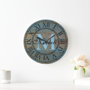 Grande Horloge Ronde Monogramme Unique Bois Antique en Distress Vintage