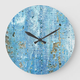 Grande Horloge Ronde Mur de béton texturé, taches de rouille.
