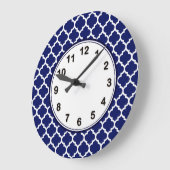 Grande Horloge Ronde Navy Blue White Moroccan Quatrefoil Pattern #5 (Angle)