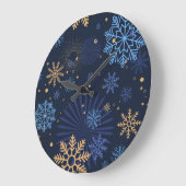 Grande Horloge Ronde Nuit d'hiver : Blue Snowflake Motif. (Angle)