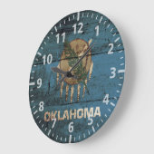 Grande Horloge Ronde Oklahoma State Flag on Old Wood (Angle)