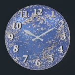 Grande Horloge Ronde Ornement en bleu et en argent<br><div class="desc">Horloge acrylique ronde de 10, 75 po avec l'image d'un ornement bleu avec un flocage argent. Voir la collection Hanoukka Clock dans sa totalité sous la catégorie HOME dans la section HOLIDAYS.</div>