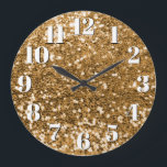 Grande Horloge Ronde Parties scintillant à collants or brillant<br><div class="desc">Parties scintillant dorée, paillette ou confetti avec flou bokeh et faux chiffres de la face blanche brillante avec une ombre bleue foncée sur une horloge murale personnalisée pour elle. Bien que je n'aie pas mis ça en modèle, vous pouvez utiliser votre propre photo. Vous pouvez modifier la couleur du texte...</div>