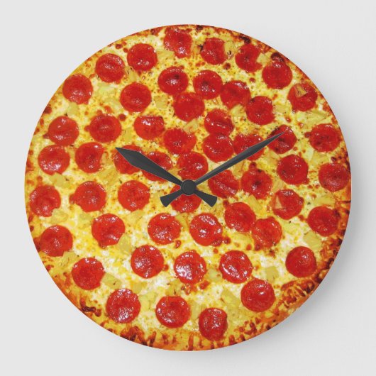 Grande Horloge Ronde Pepperoni Pizza (Recto)