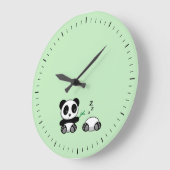 Grande Horloge Ronde Petites pandas mignonnes sur vert (Angle)