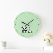 Grande Horloge Ronde Petites pandas mignonnes sur vert (Maison)
