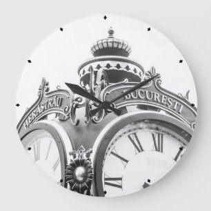 Grande Horloge Ronde Photo de voyage en noir et blanc de Bucarest