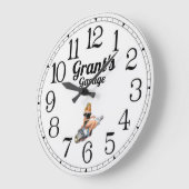 Grande Horloge Ronde Plug-in de Grant's Garage (Angle)