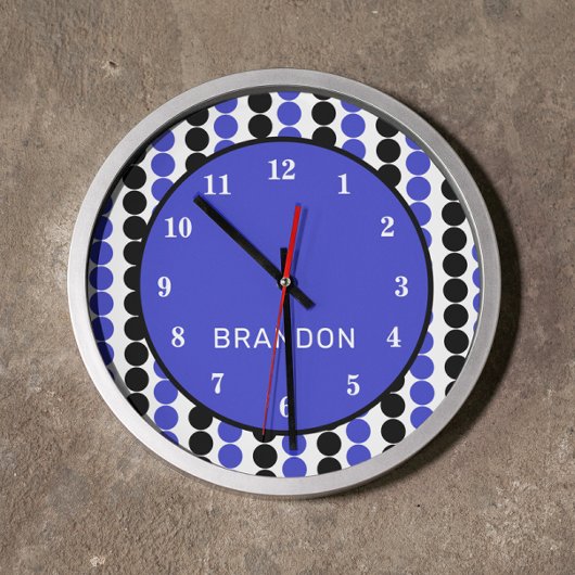Grande Horloge Ronde Pois bleus et noirs avec nom