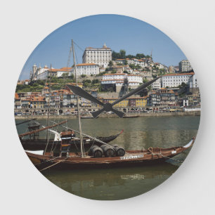 Grande Horloge Ronde Portugal, Porto, Bateau Aux Barils De Vin