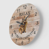 Grande Horloge Ronde Relax You're on Cabin time Bear wood (Angle)