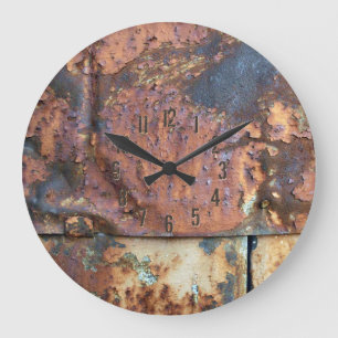 Grande Horloge Ronde Revêtement métallique rouillé d'un vieux bâtiment