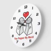 Grande Horloge Ronde Salt Pepper Shaker Valentines (Angle)